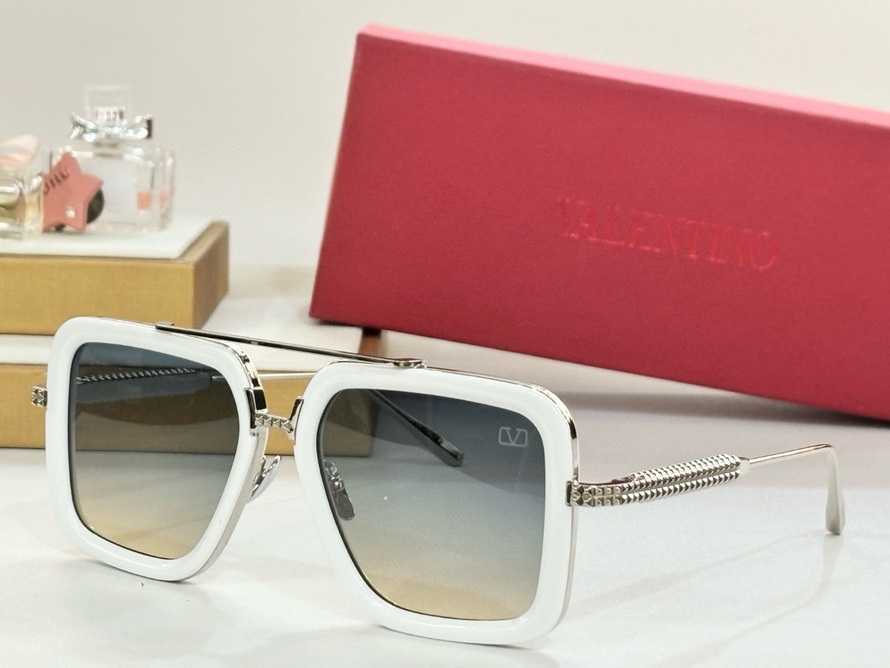 Valentino Sunglasses(AAAA)-447