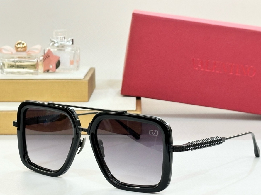 Valentino Sunglasses(AAAA)-444