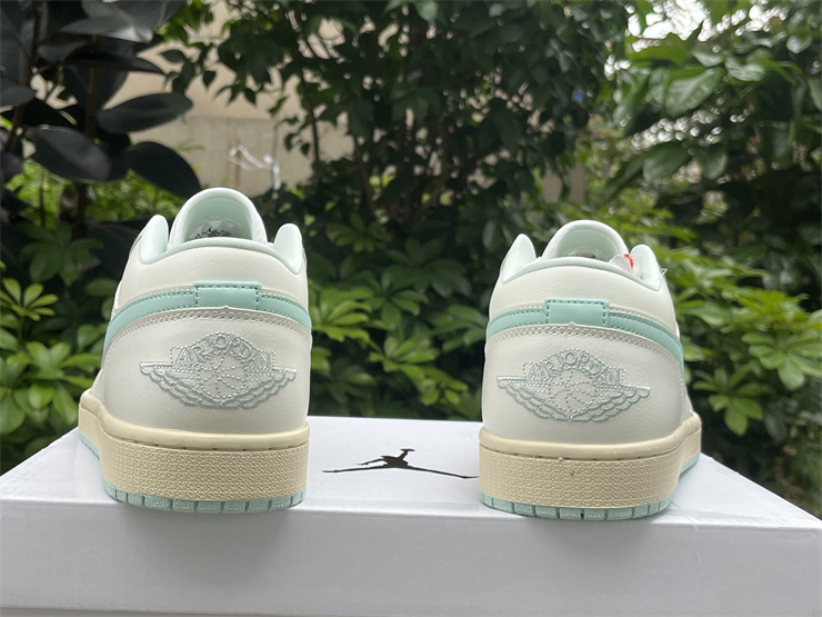 Air jordan 1 Low Sail lgloo