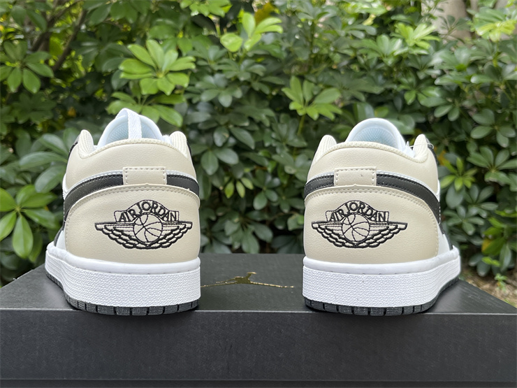 Air Jordan 1 Low-320