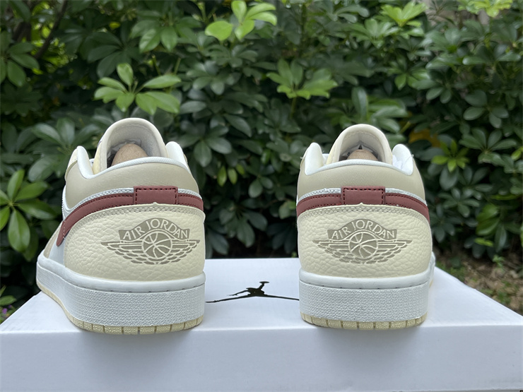 Air Jordan 1 Low Team Gold