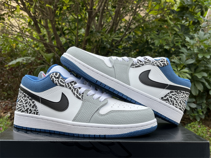 Air Jordan 1 low se true blue