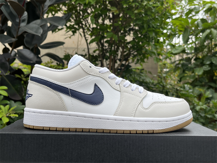 Air Jordan 1 Low-317