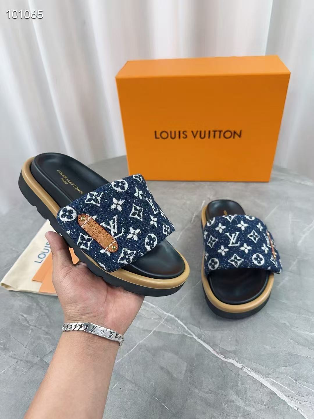 LV Slippers(AAA)-077