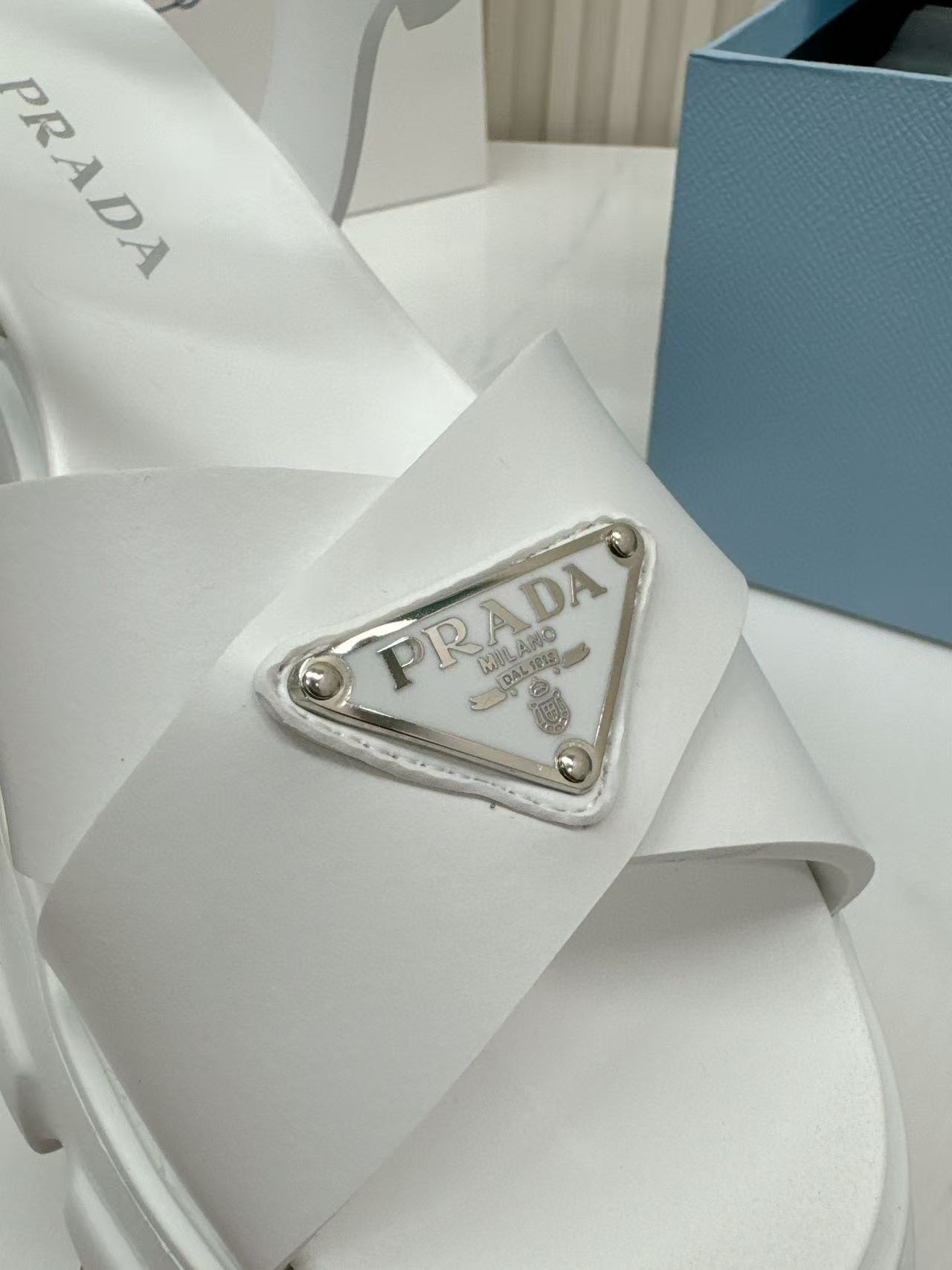 Pra*a slippers women(aaa)-022