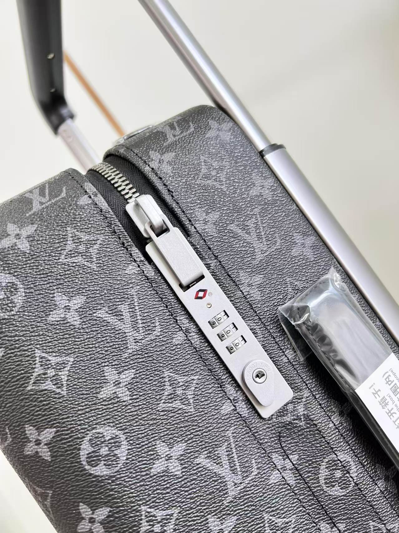 LV Suitcase(AAA)-008