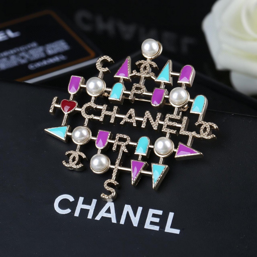 Ch*el brooch-007