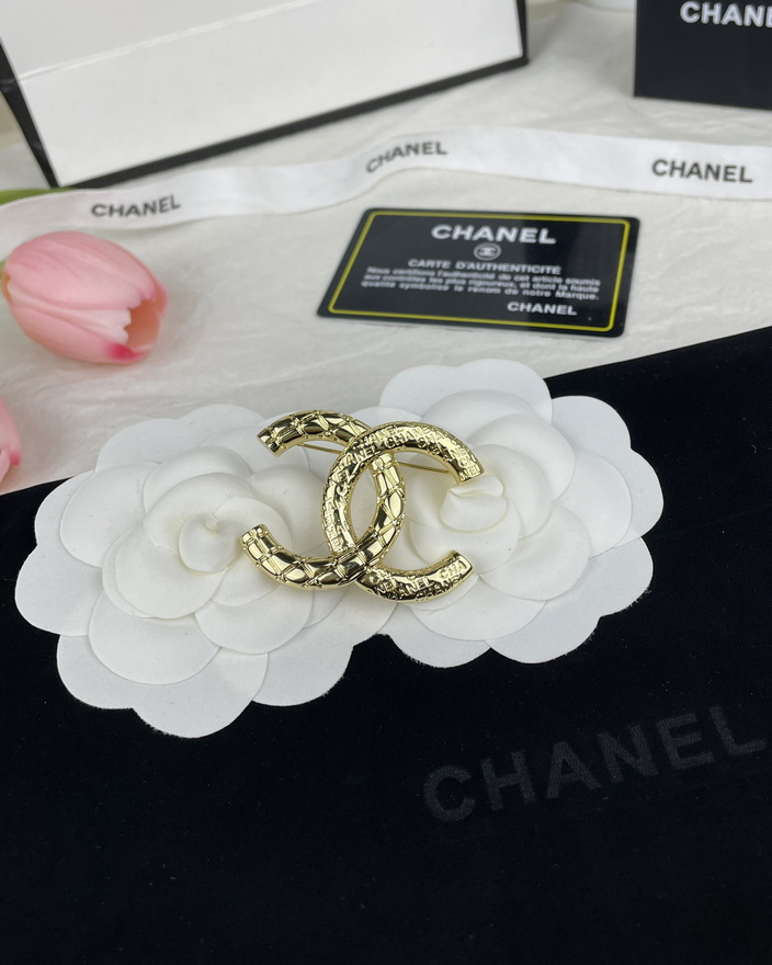 Ch*el brooch-064