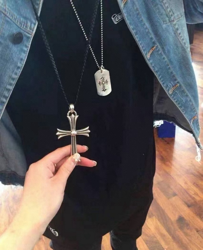 Ch**me He**ts necklace-034