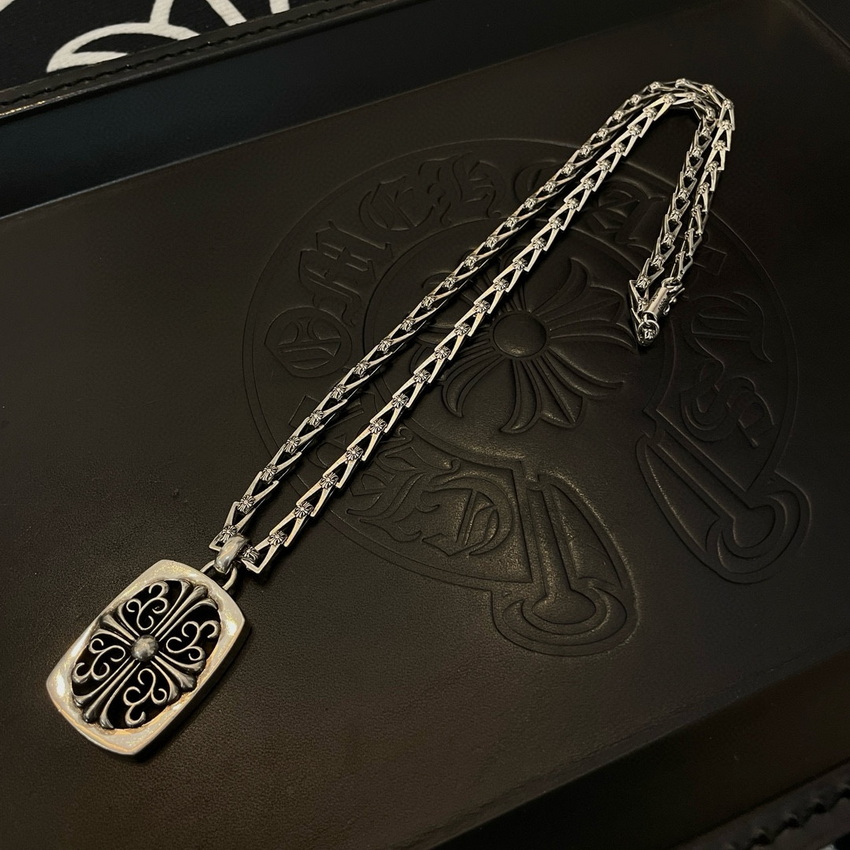 Ch**me He**ts necklace-081