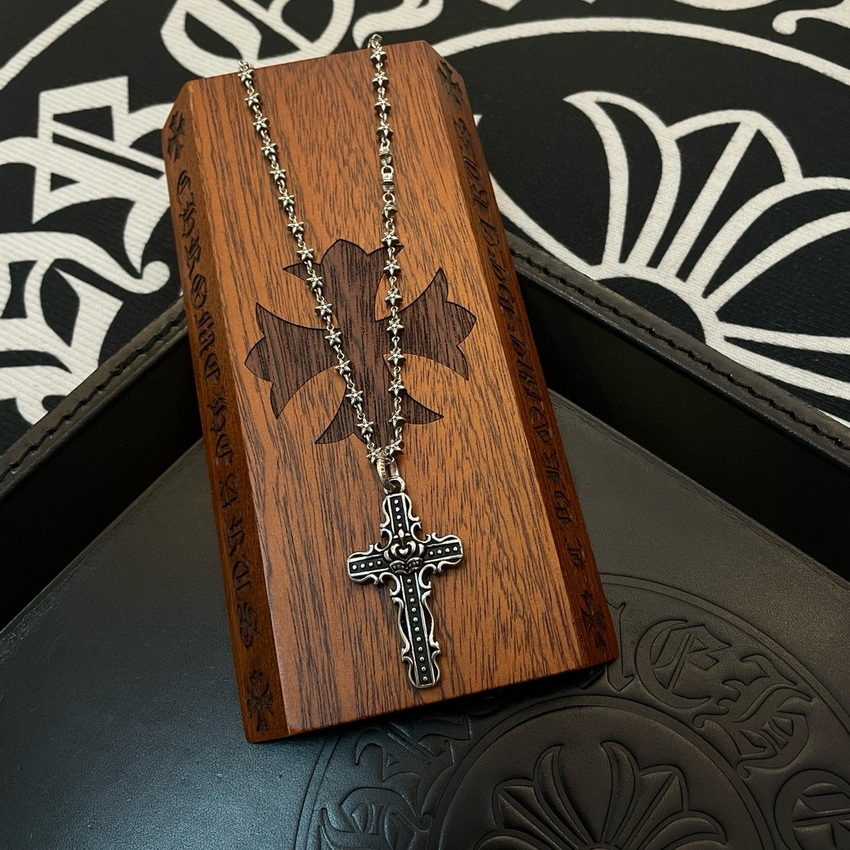 Ch**me He**ts necklace-088