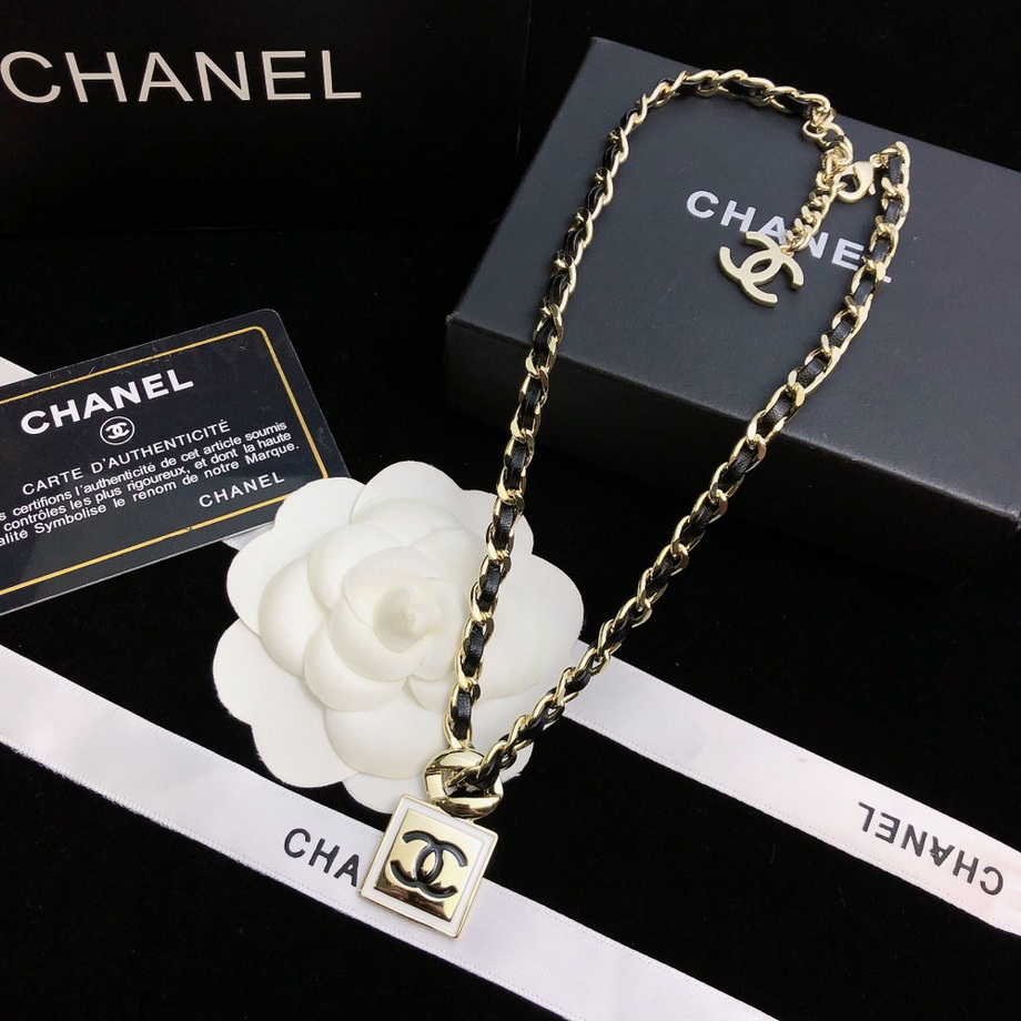 Ch*el necklace-318