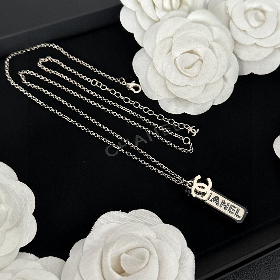 Ch*el necklace-304
