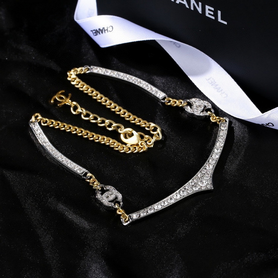 Ch*el necklace-375