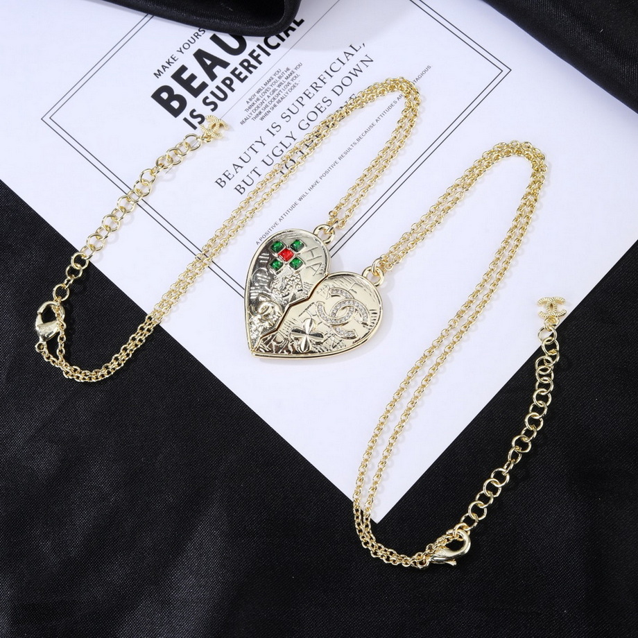Ch*el necklace-256