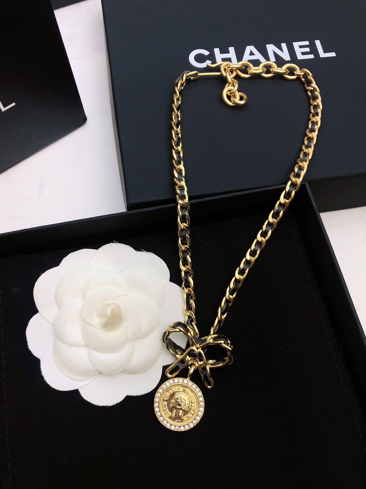 Ch*el necklace-355