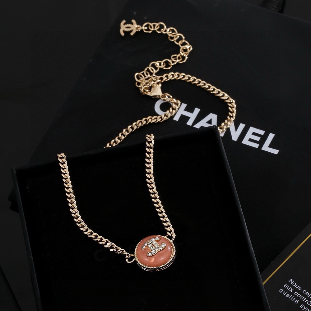 Ch*el necklace-069