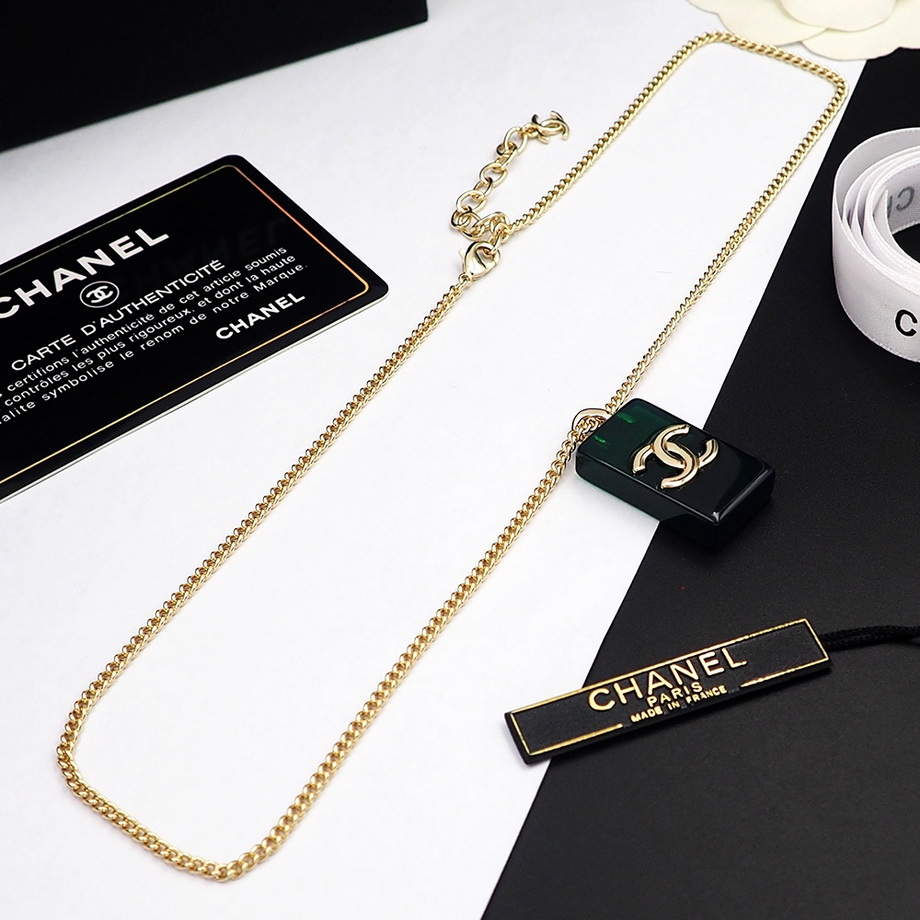 Ch*el necklace-062