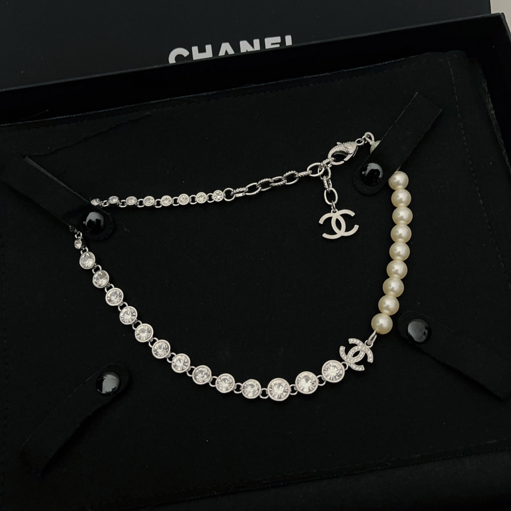 Ch*el necklace-046