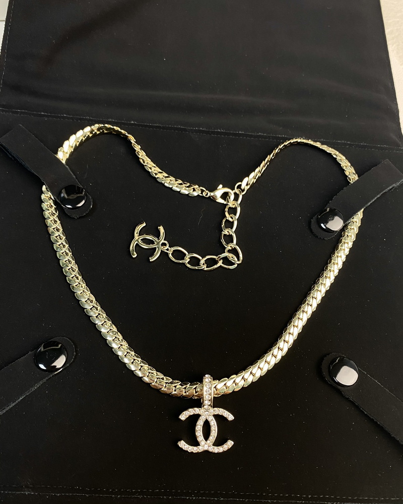 Ch*el necklace-192