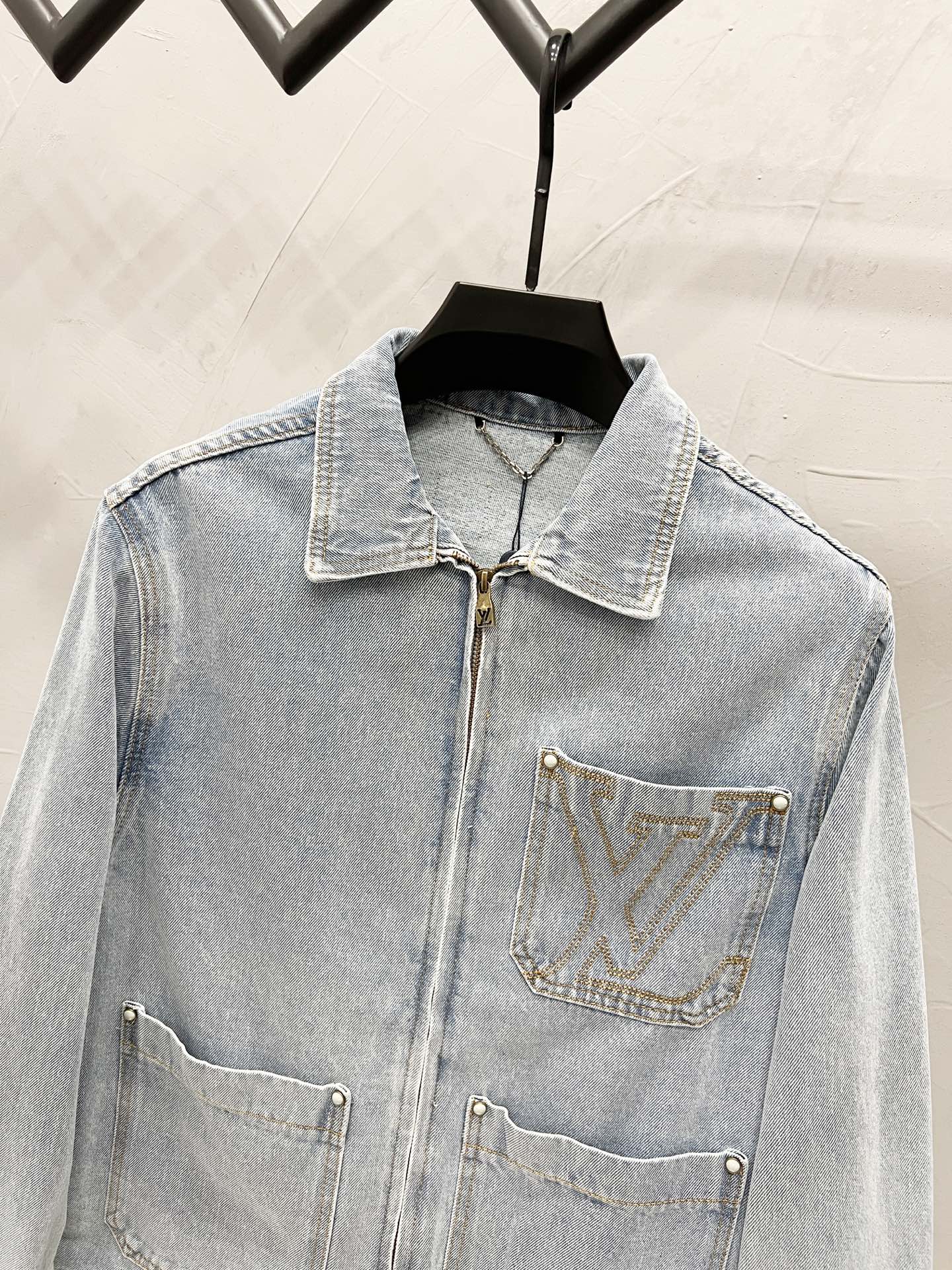 LV Jacket-032