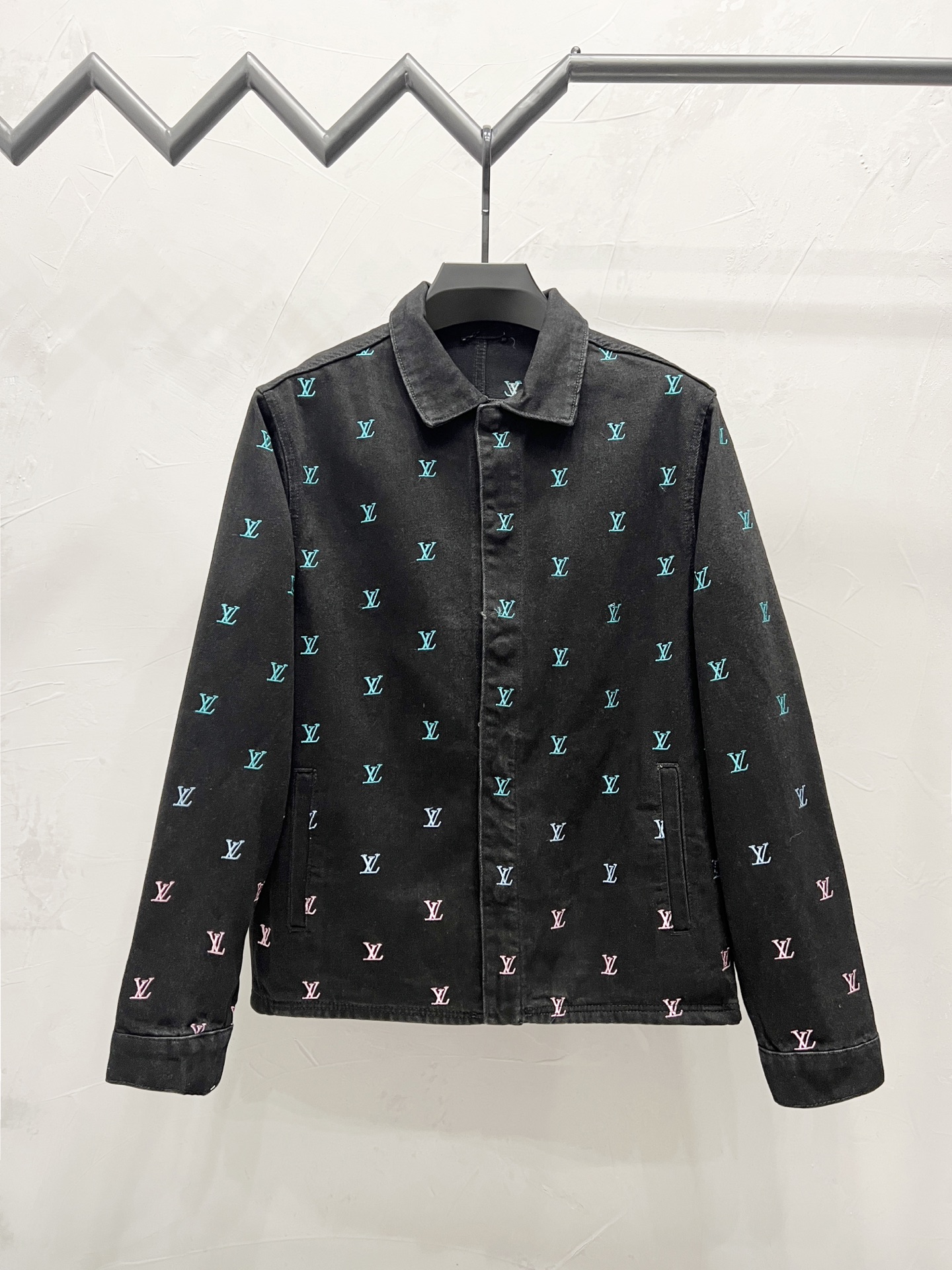 LV Jacket-036