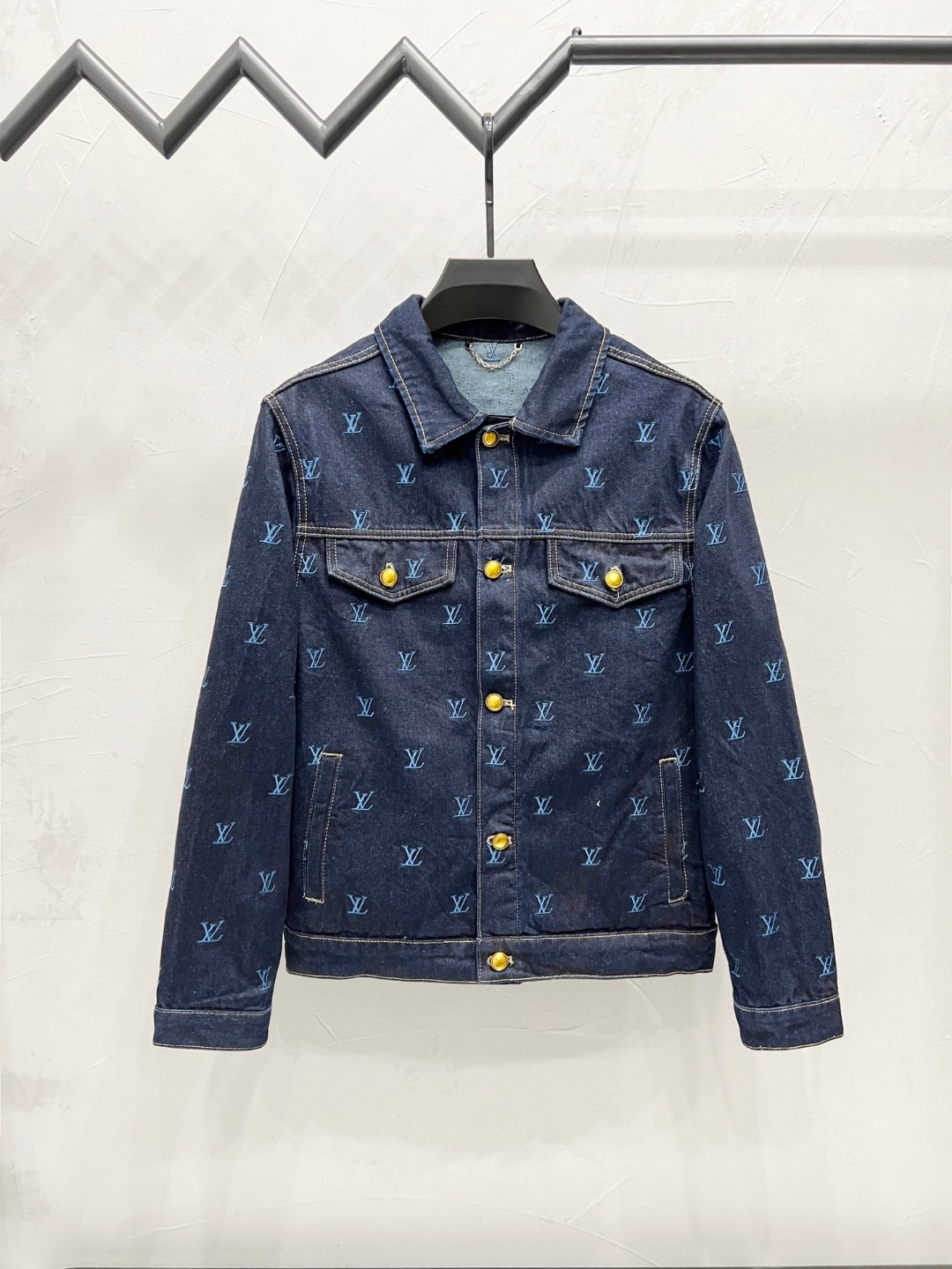 LV Jacket-038