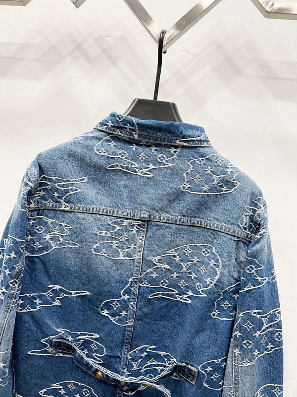 LV Jacket-044