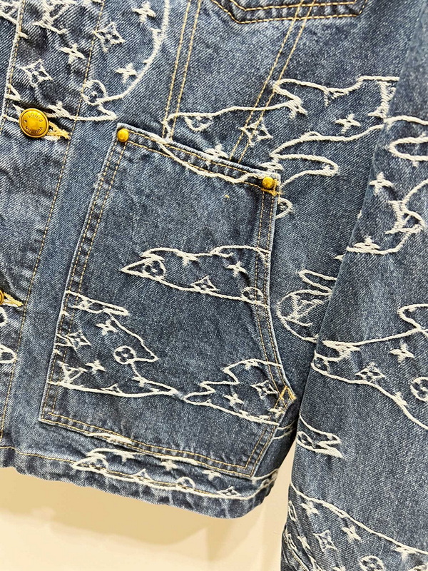 LV Jacket-044