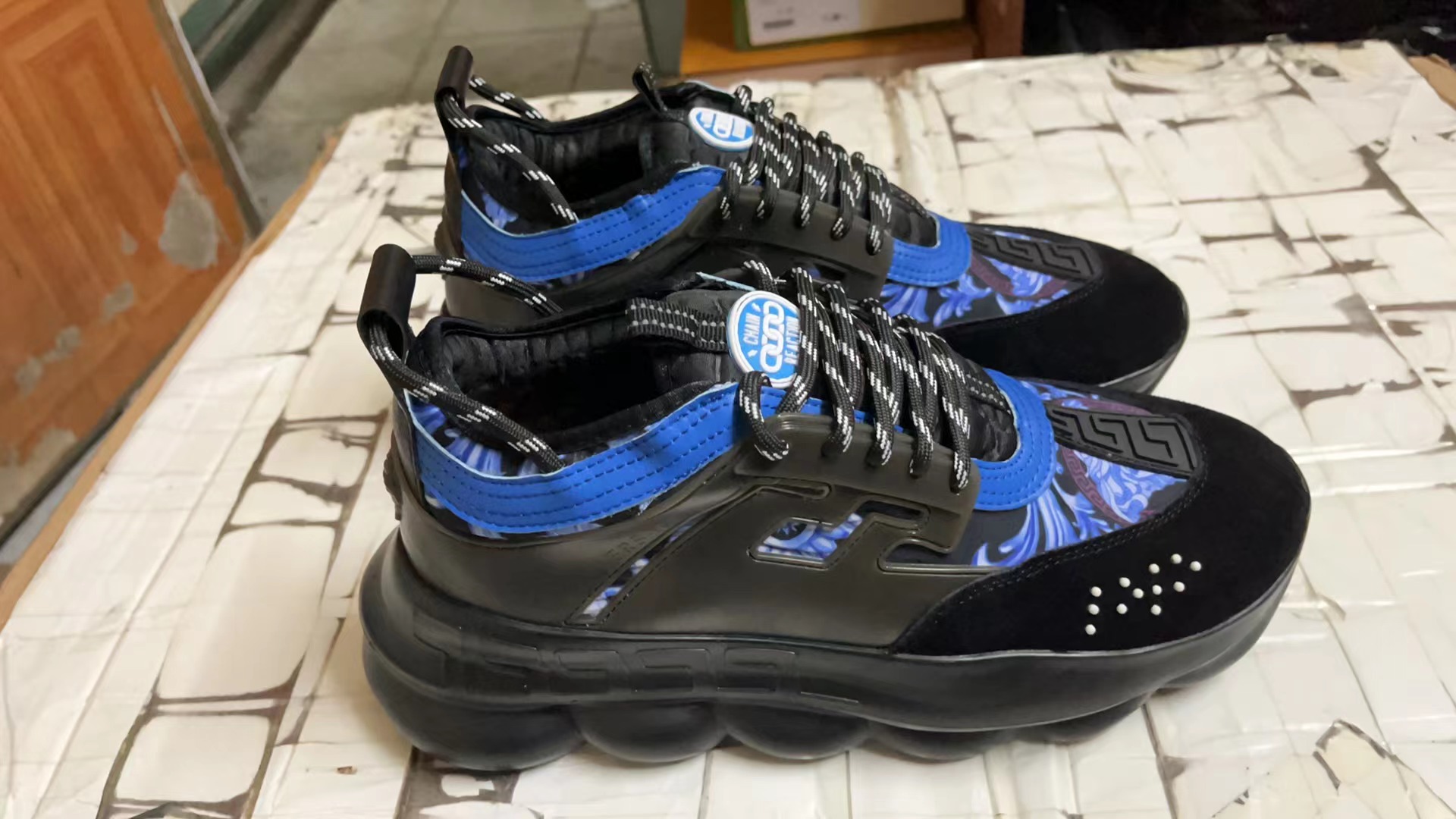 Versace Shoes(AAA)-178