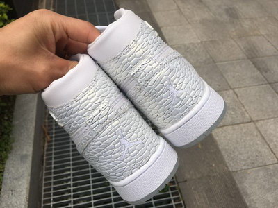 Air Jordan 1 Retro High  “Frost White”