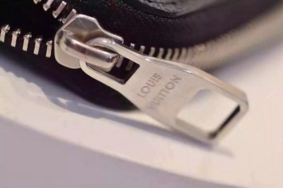 LV Wallets AAA(Men)-008