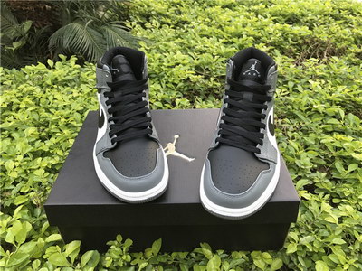 Air Jordan 1 Retro Grey