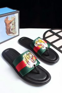 G*u*i slippers(aaa)-180